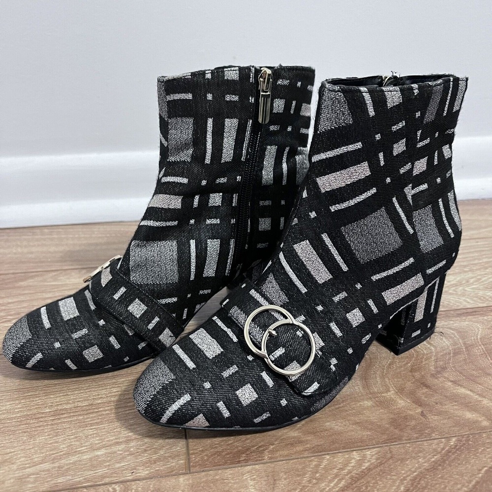 Bleeker and Bond Lacey Black Ankle Plaid Boots Size 8 M Fabric Modern With Belt